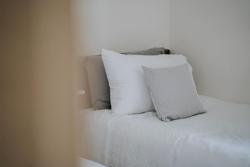 Linen Cottage- Parking, Leds, 4K Tvs, 5G Wifi And More! บาธ ภายนอก รูปภาพ