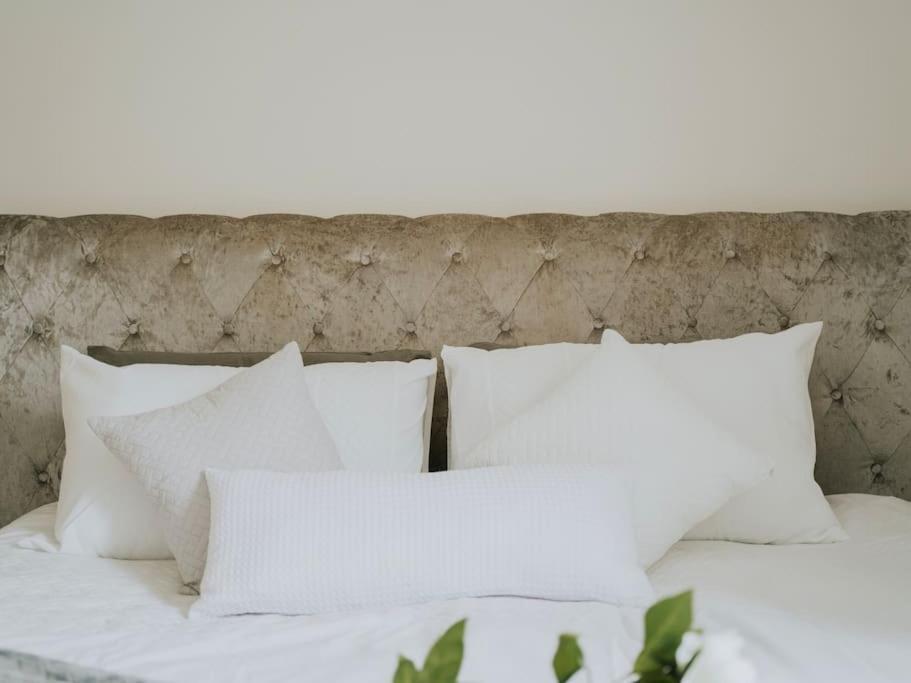 Linen Cottage- Parking, Leds, 4K Tvs, 5G Wifi And More! บาธ ภายนอก รูปภาพ