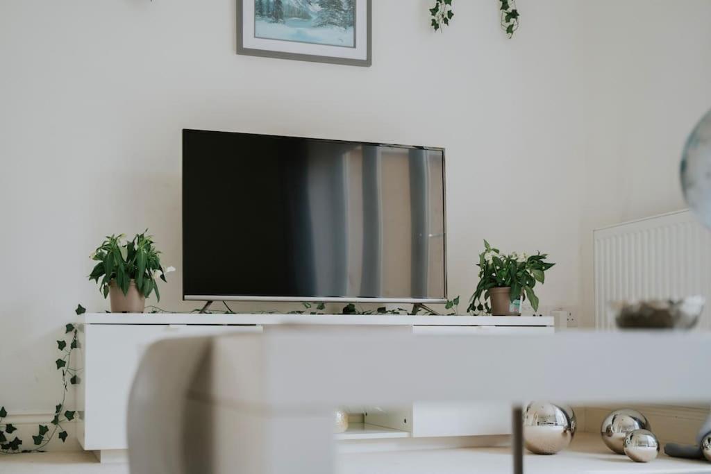 Linen Cottage- Parking, Leds, 4K Tvs, 5G Wifi And More! บาธ ภายนอก รูปภาพ
