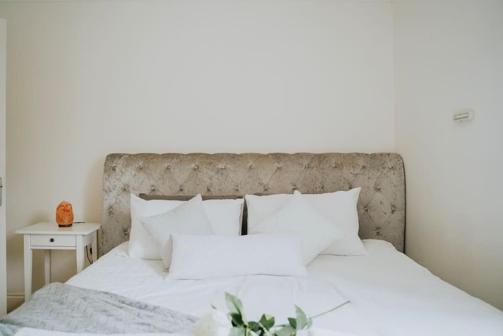Linen Cottage- Parking, Leds, 4K Tvs, 5G Wifi And More! บาธ ภายนอก รูปภาพ